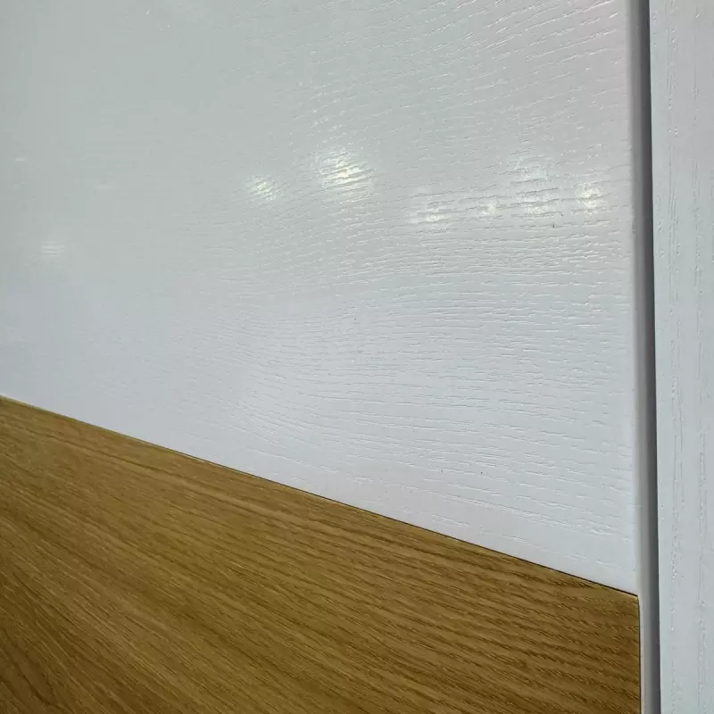 Durvis SAVINTON Finierējums